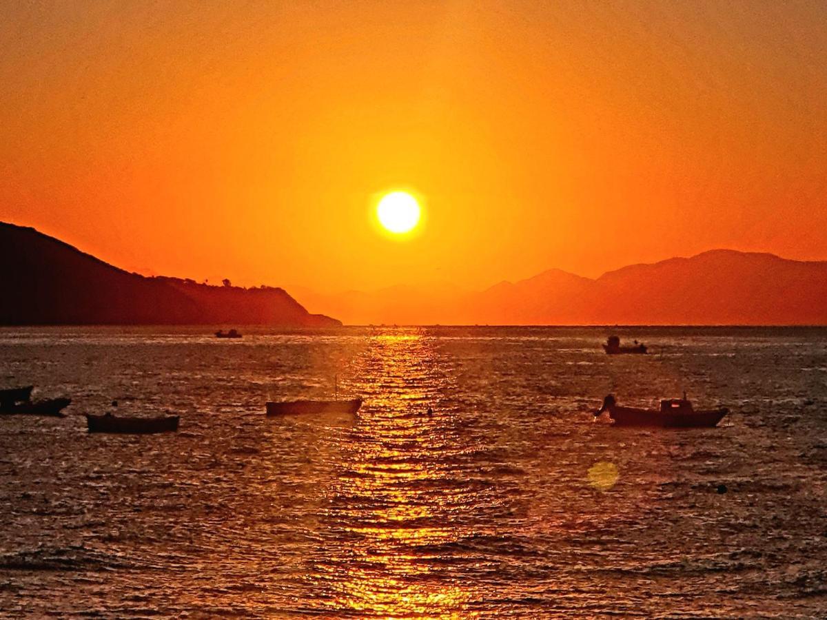 Beach House Ischia Bagian luar foto